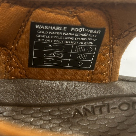 Keen Newport H2 Hiking Sandal men’s size 9 Outdoor Shoes Waterproof tan & black - Picture 5 of 16